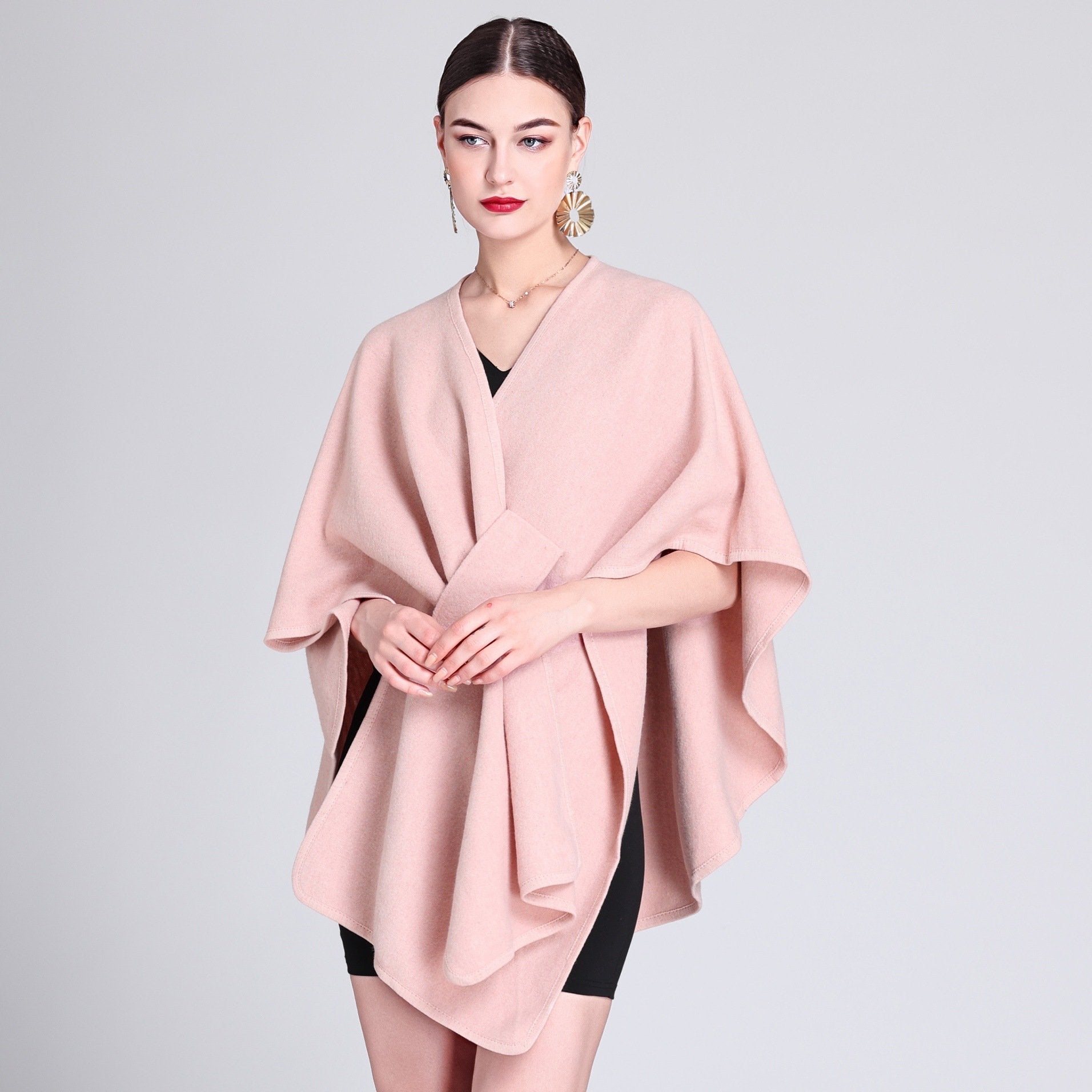 🏆Flash Sale⚡69K+ ✨2025 NEW Women's Solid Color Cashmere Cape Shawl