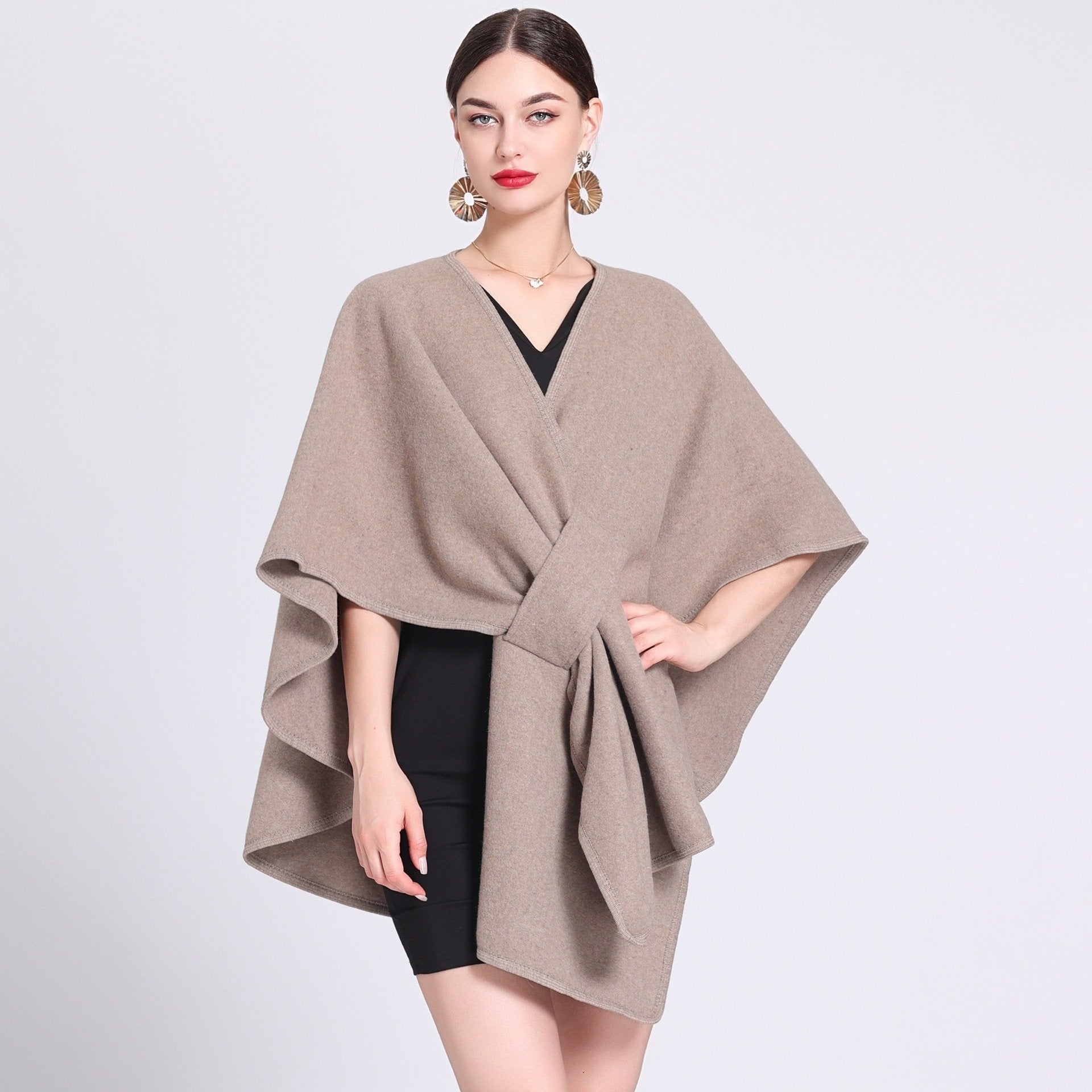 🏆Flash Sale⚡69K+ ✨2025 NEW Women's Solid Color Cashmere Cape Shawl